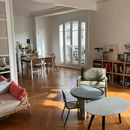 2 Avec Vue 11 Paris
