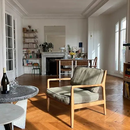 2 Avec Vue 11 Paris